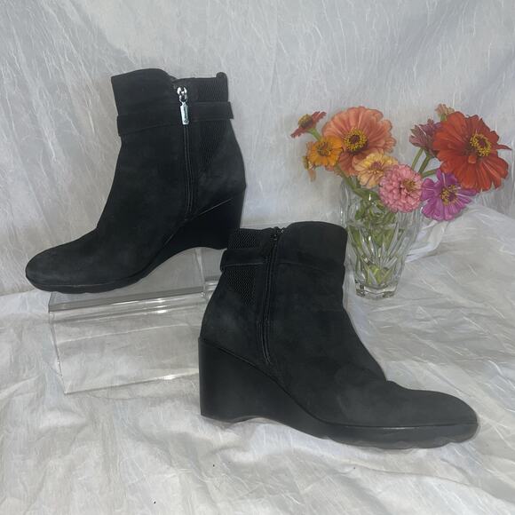 Blondo Liberata Black Suede Waterproof Wedge Ankle Boots Sz 8 Mid Heel Booties - Picture 1 of 13